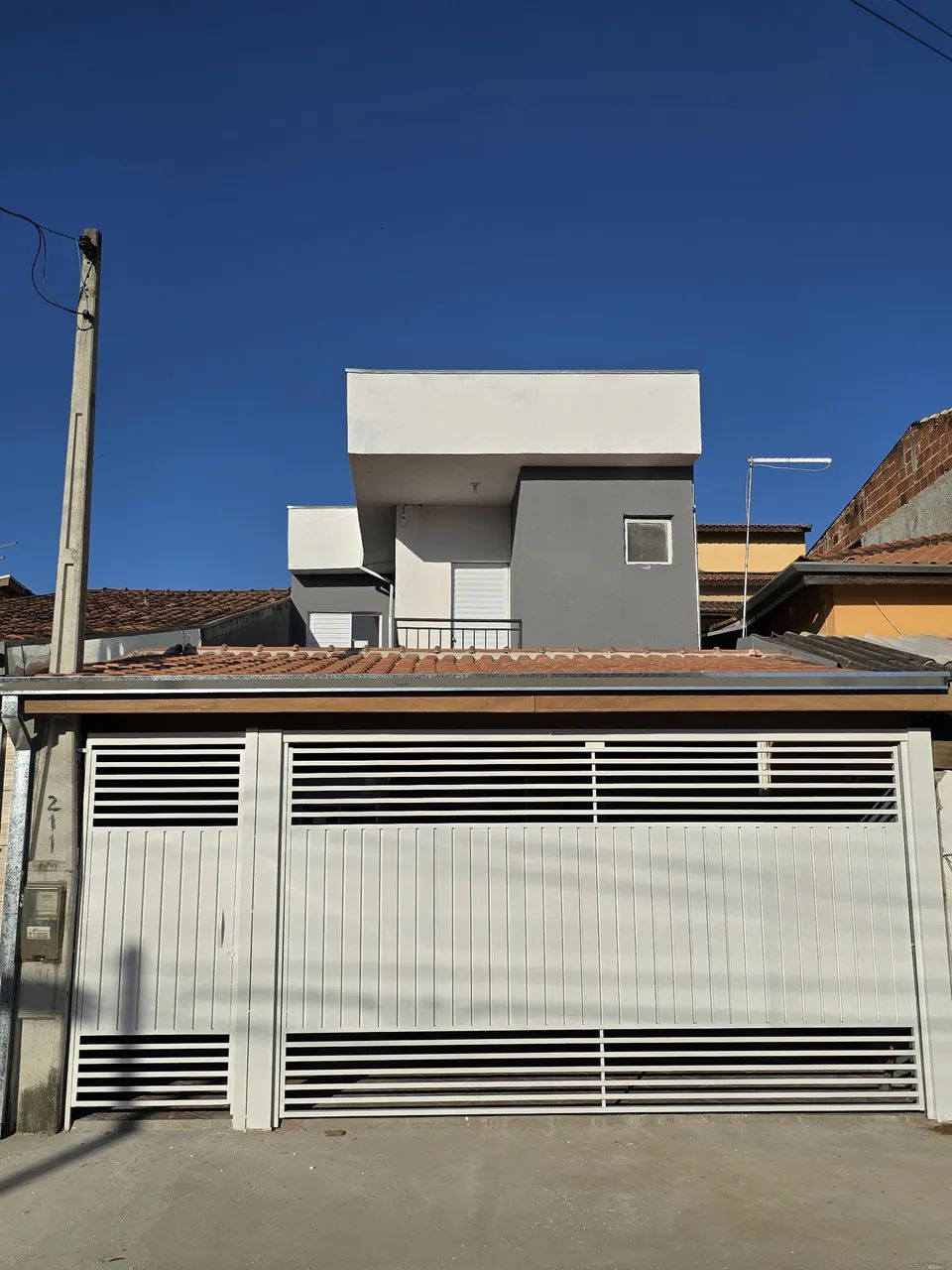 Sobrado 3 dormitórios - 1 suíte com sacada - Mombaça