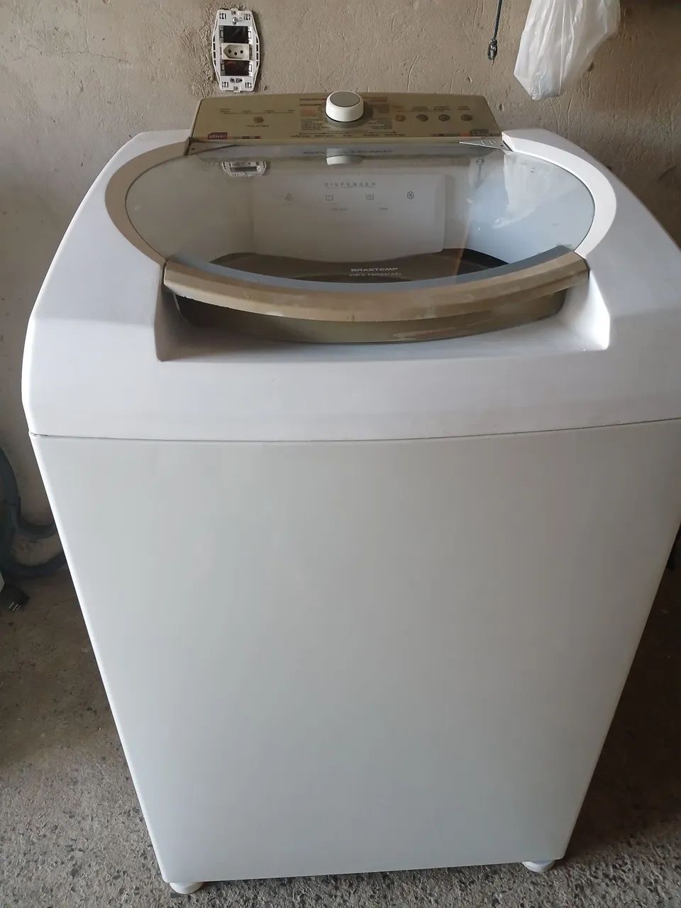 Máquina de lavar roupas 