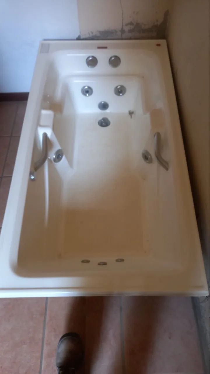 Banheira de  hidromassagem 