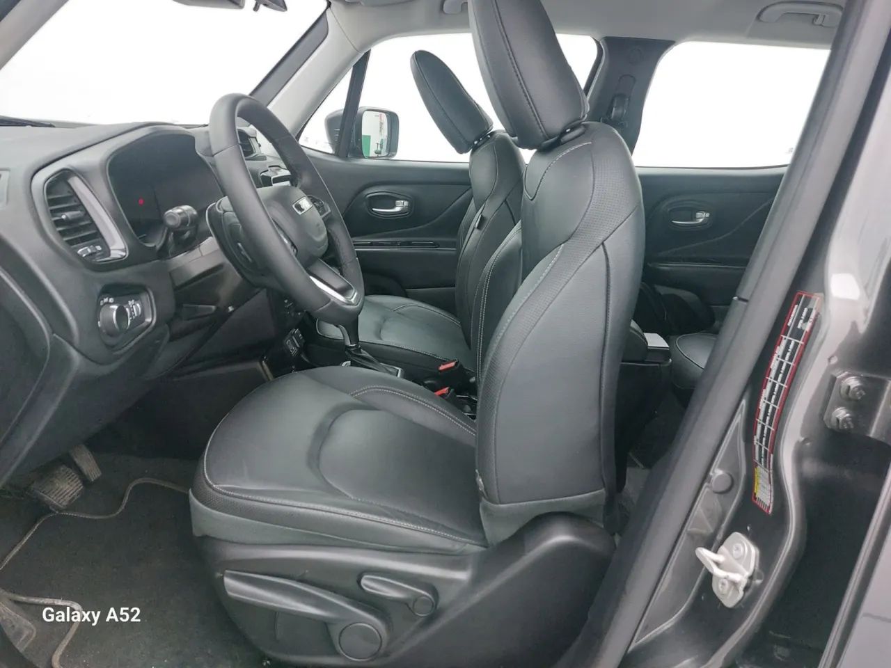 Jeep Renegade Long. T270 1.3 TB 4x2 Flex Aut., foto 16 de 18