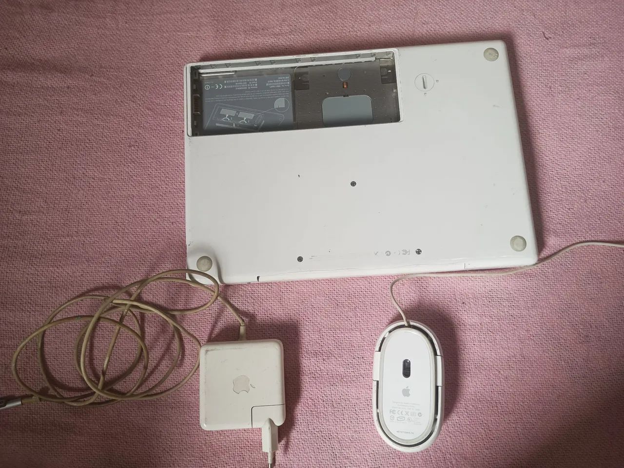 MacBook White Antigo Original - Funcionando (Com Detalhes / Na Caixa), LEIA O ANÚNCIO  - Foto 5