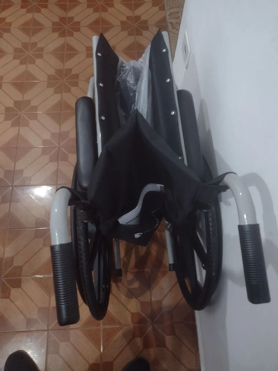 Cadeira de rodas Delamed  - Foto 5
