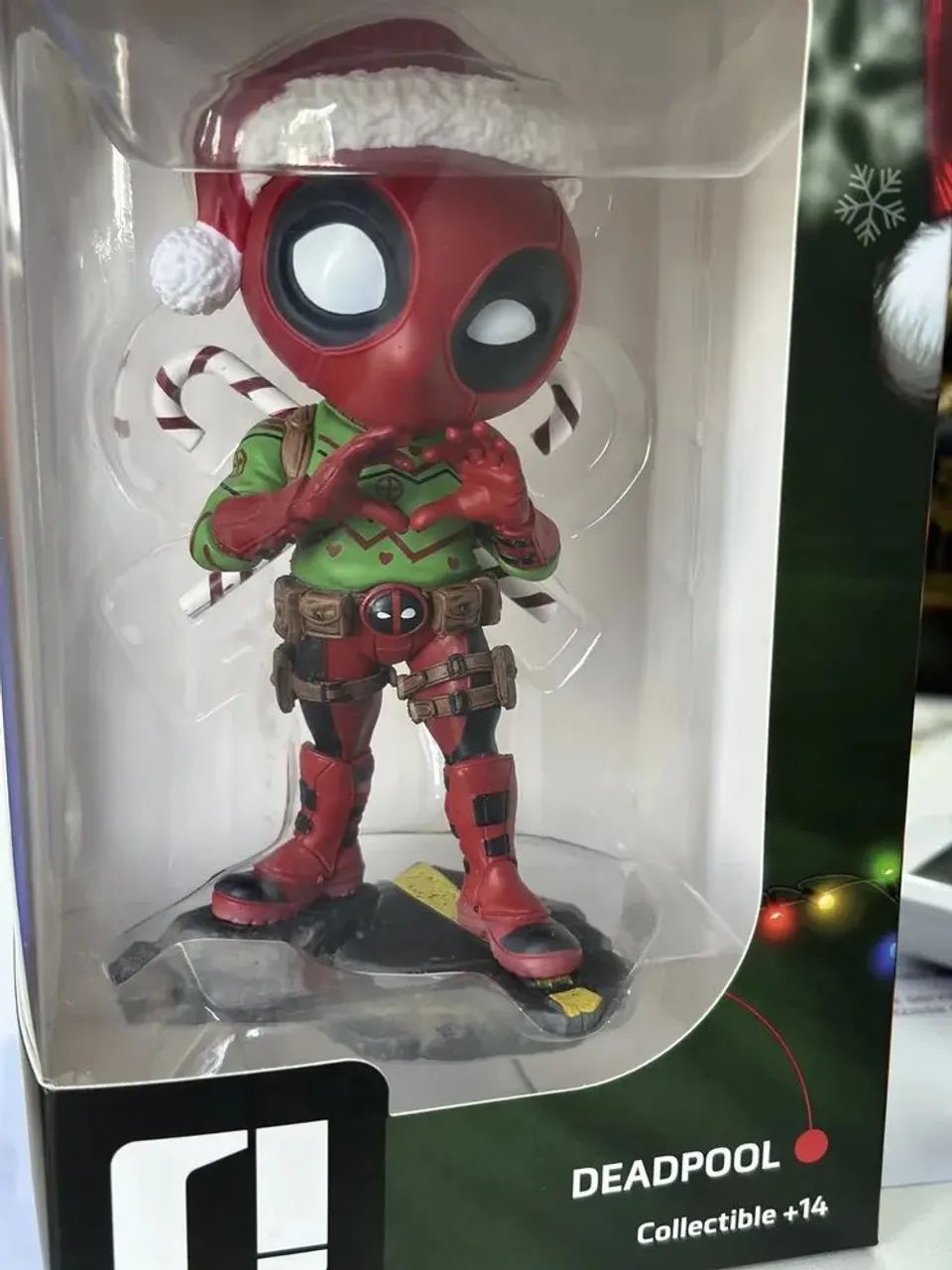 Deadpool Holidays - Minico - Iron Studios  - Foto 3