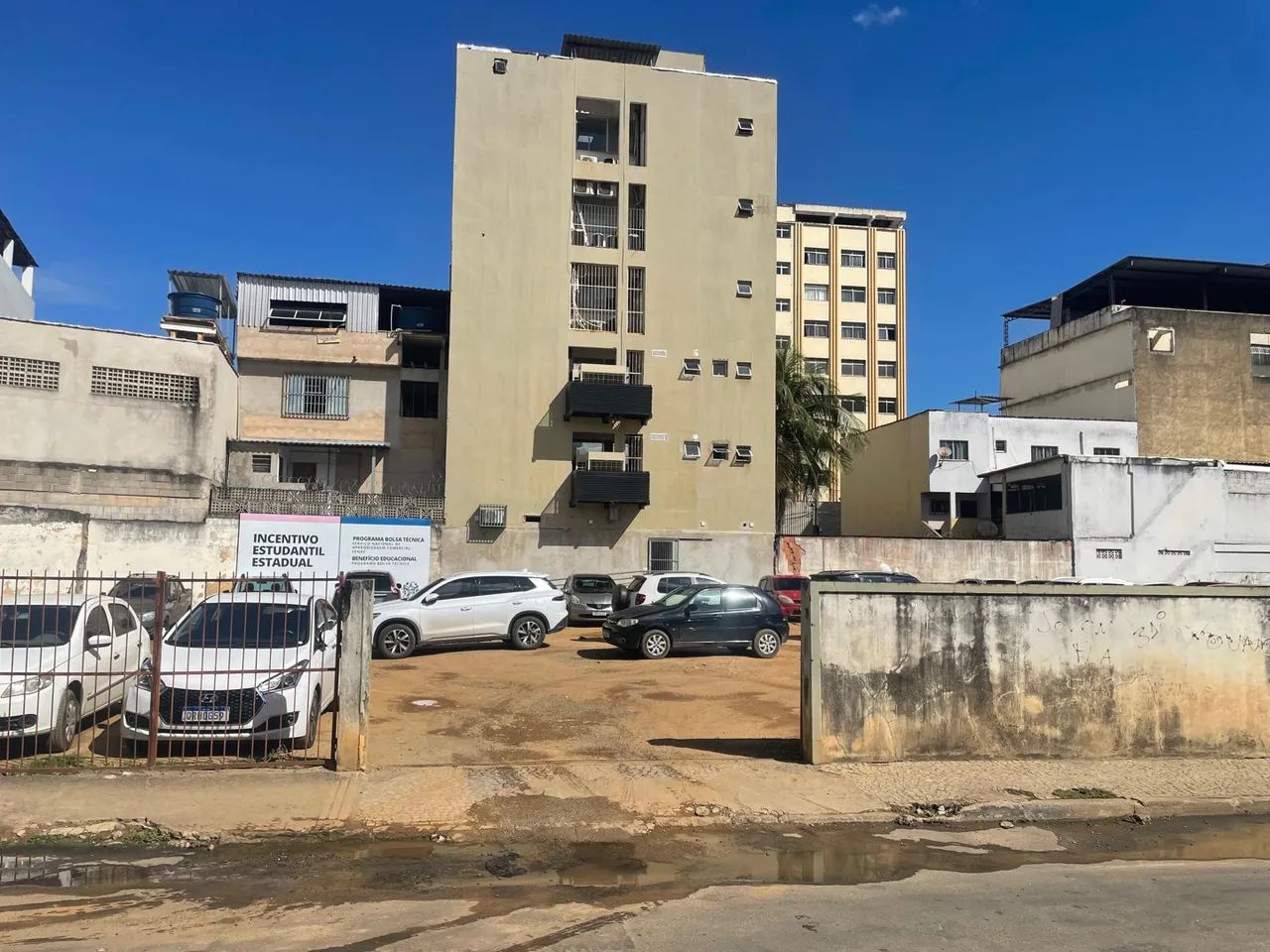 Alugo terreno para fins comerciais em Campo Grande 