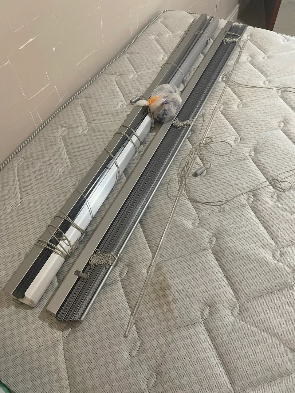 Persiana na cor prata 