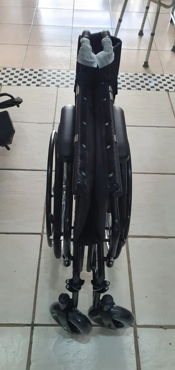 Cadeira de rodas para obeso até 180 kg NOVA - Foto 4