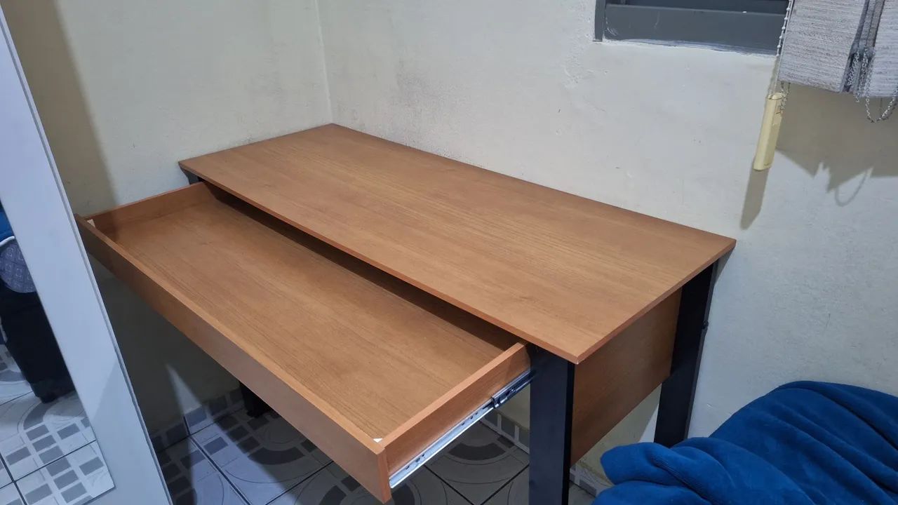 Mesa/ escrivaninha Industrial com gaveta  - Foto 4