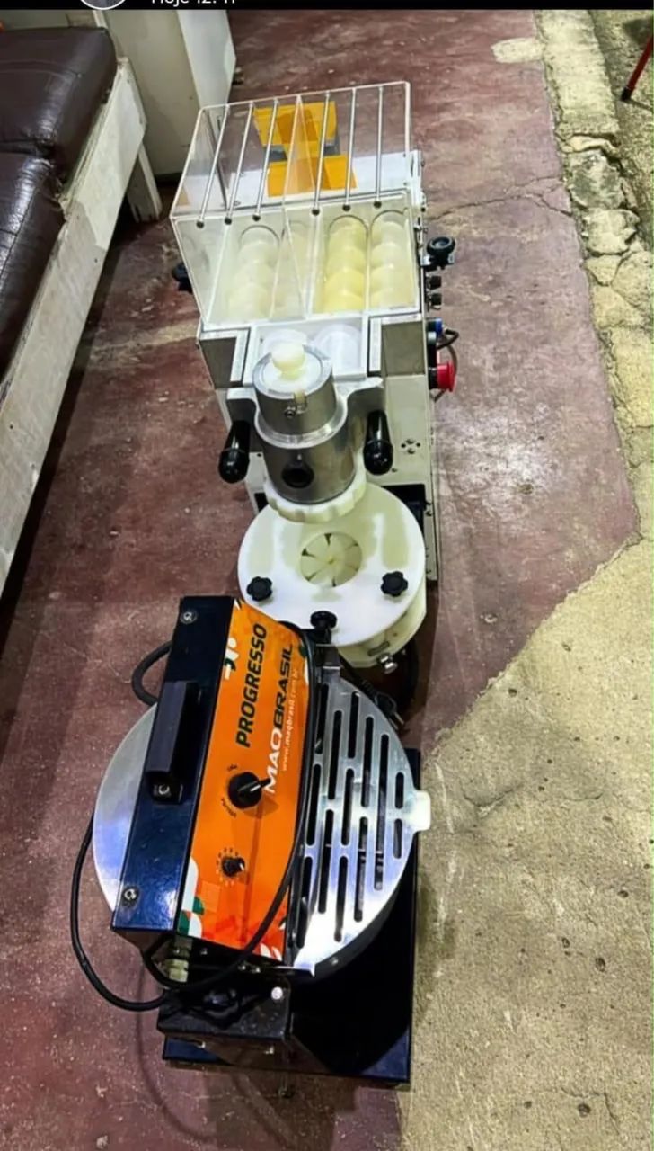 Máquina de modelar salgados e doces + masseira de 5kg 220v