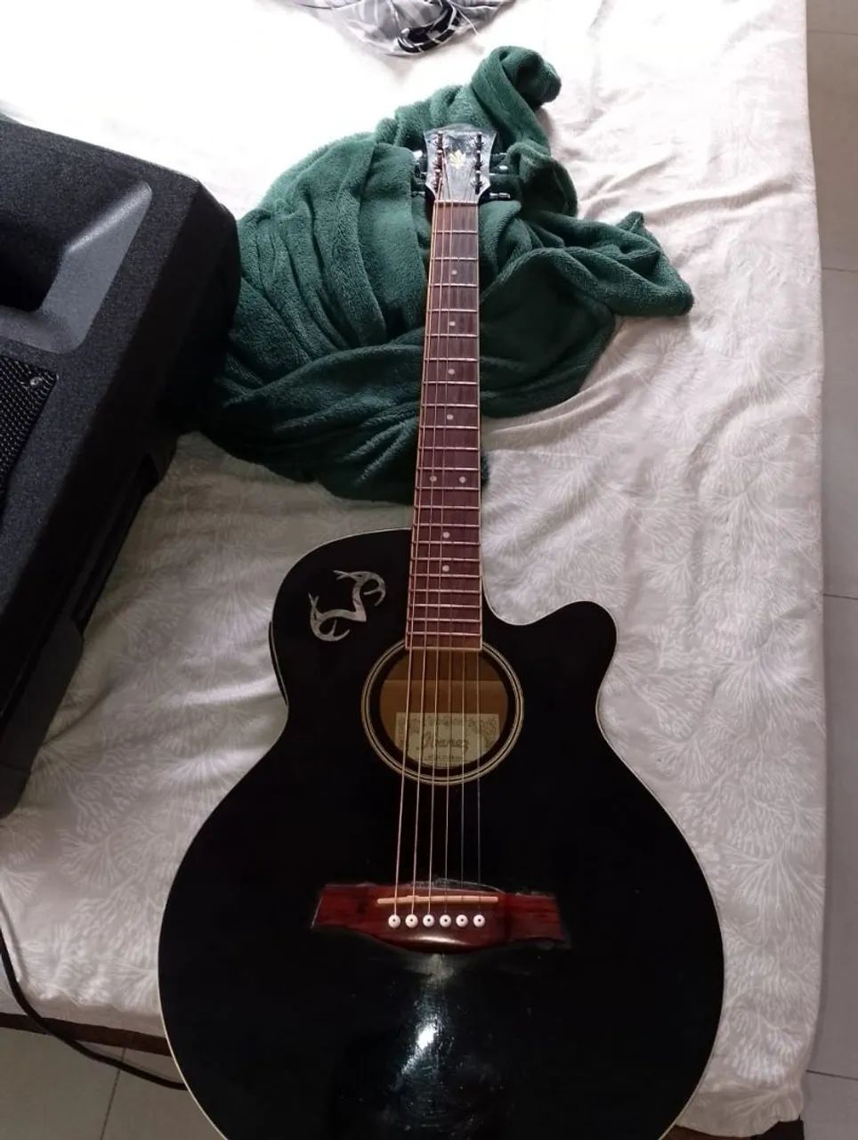 Caixa amplificada e violão elétrico  - Foto 5