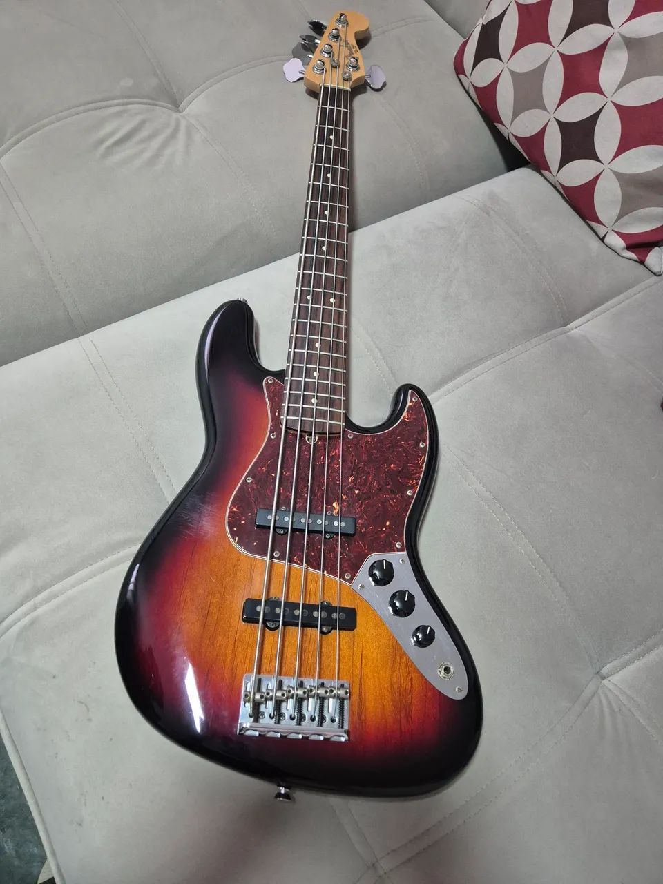 Baixo fender standard 5c  - Foto 3