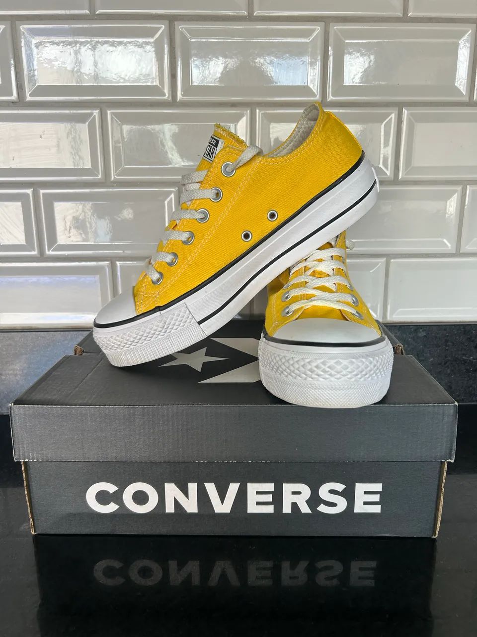 Tênis All Star amarelo plataforma alta  - Foto 4