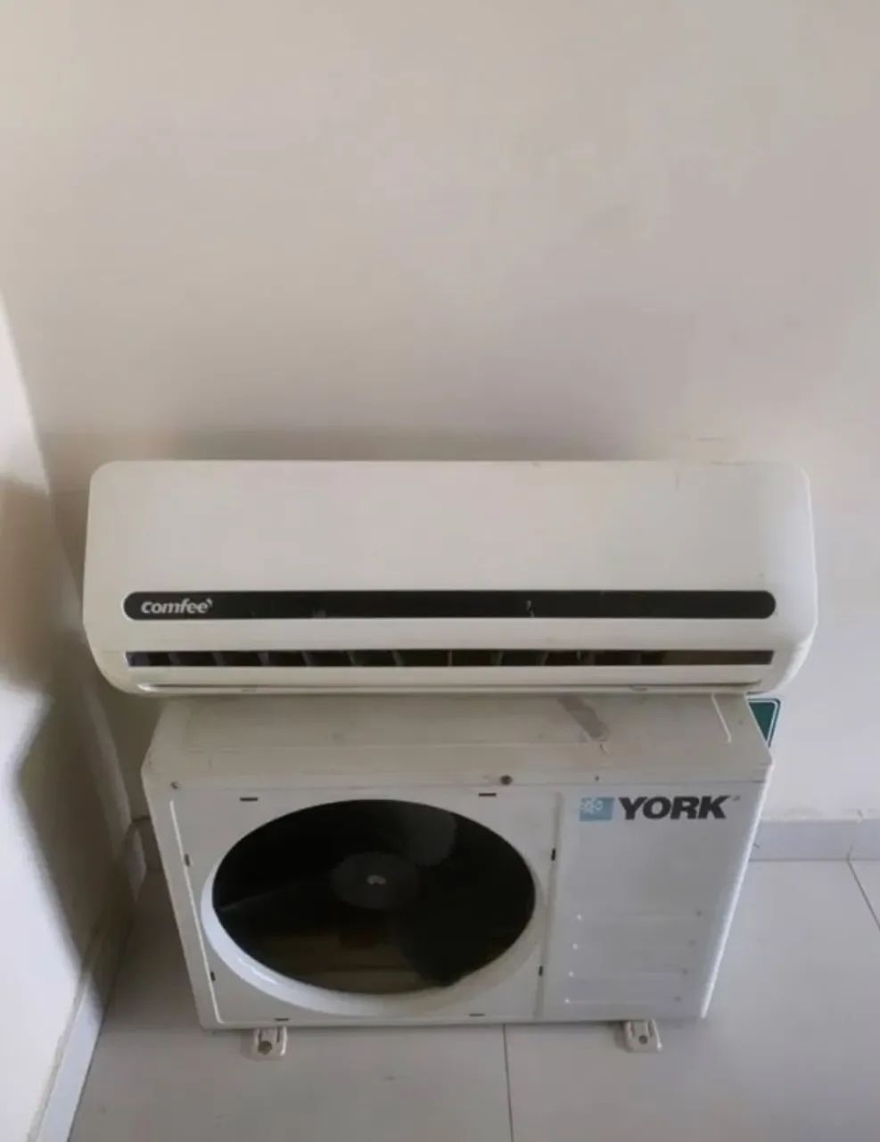 AR-CONDICIONADO SPLIT COMFEE 12.000 BTUs, 220V - Foto 2