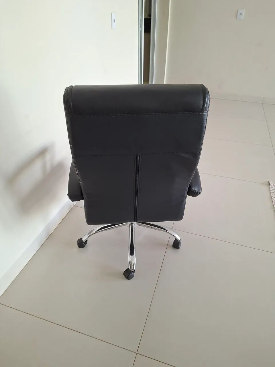 Cadeira giratória e Quadros  - Foto 4