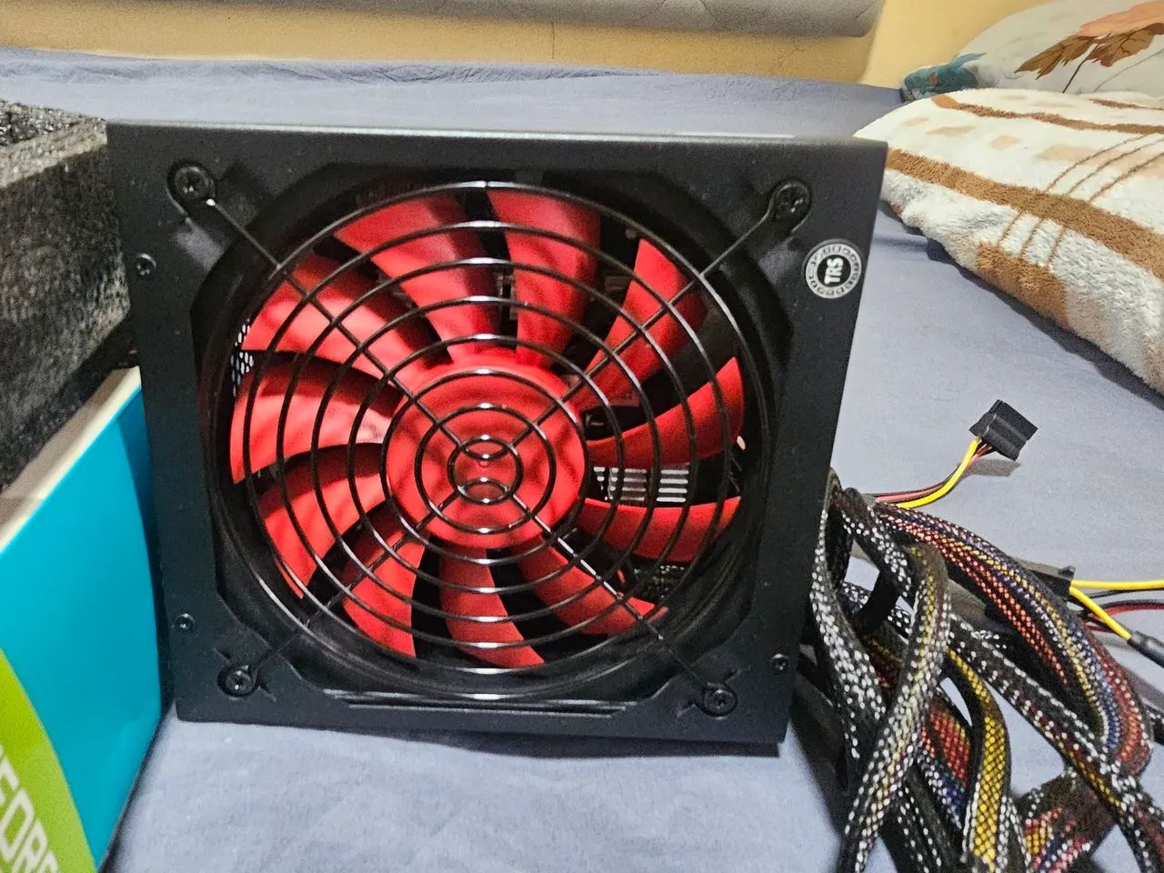 Vendo fonte Tronos 500w 80 plus - Foto 2