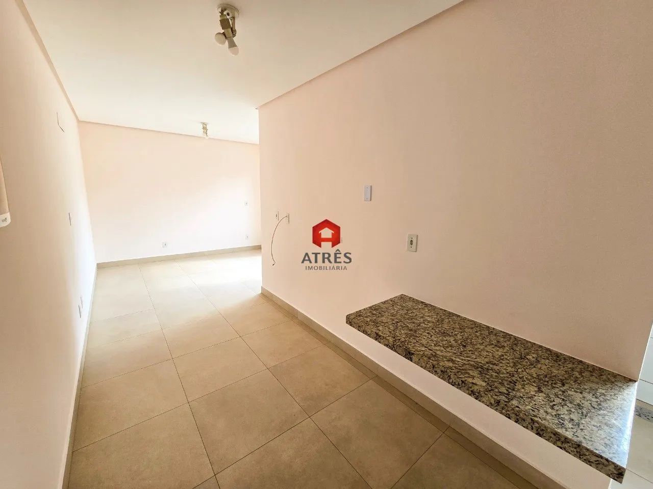 Kitnet para locação com 27m² localizada no Setor Central.