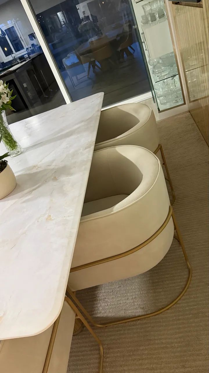 Vendo 6 cadeiras para mesa de jantar 650,00 cada uma  - Foto 2
