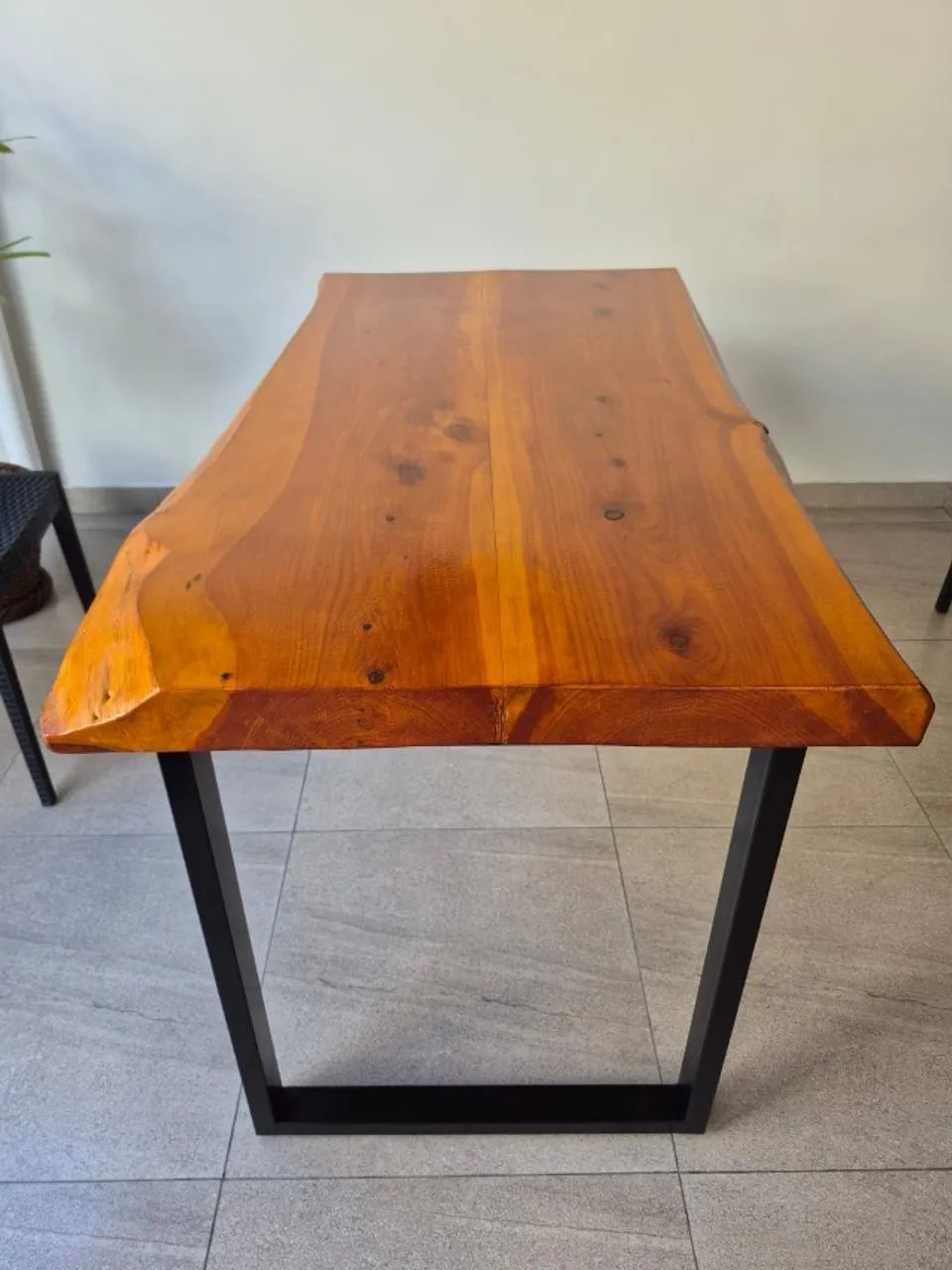 Mesa rústica nova para área gourmet 