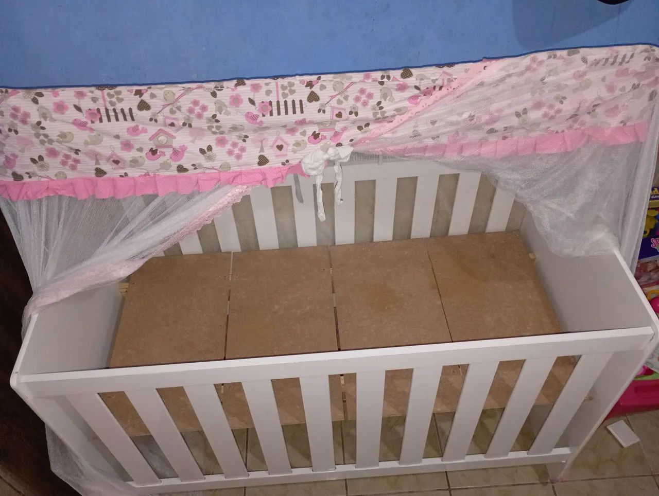 Berço com colchão 