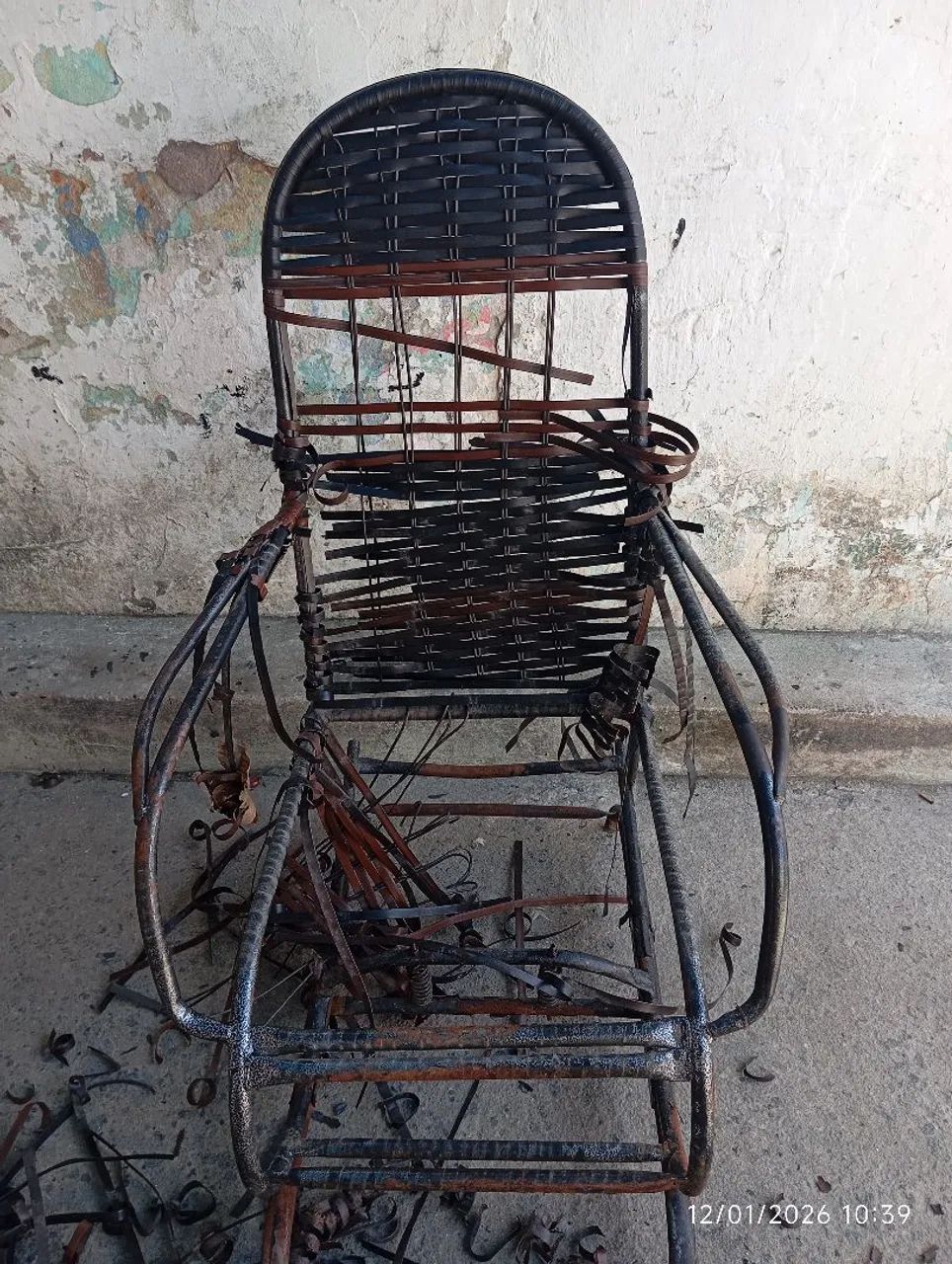 Reforma de todos tipos de cadeiras com fibra sintética 