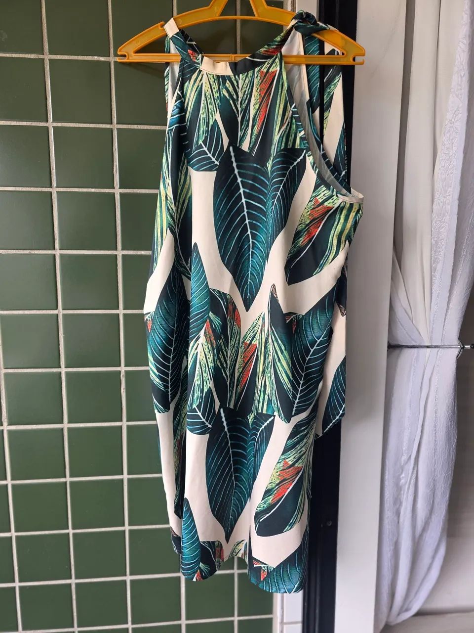 Vestido de folhas verão