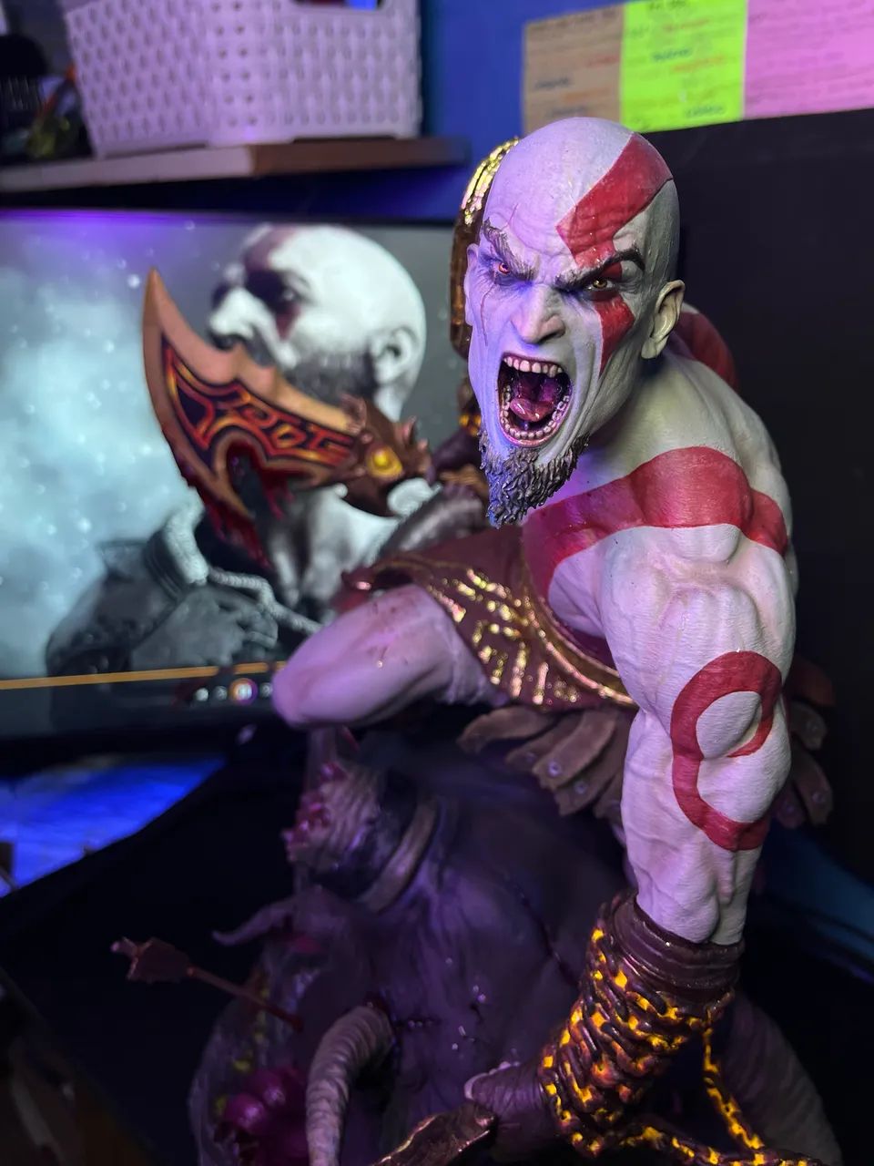 Figure Kratos  colecionável 45cm