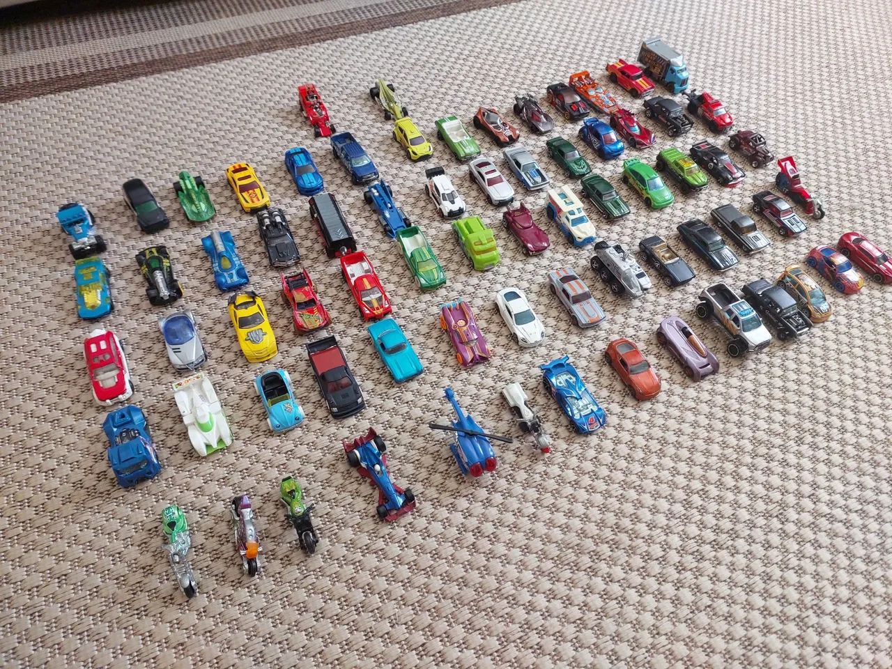 Carrinhos Hotwheels - Foto 2