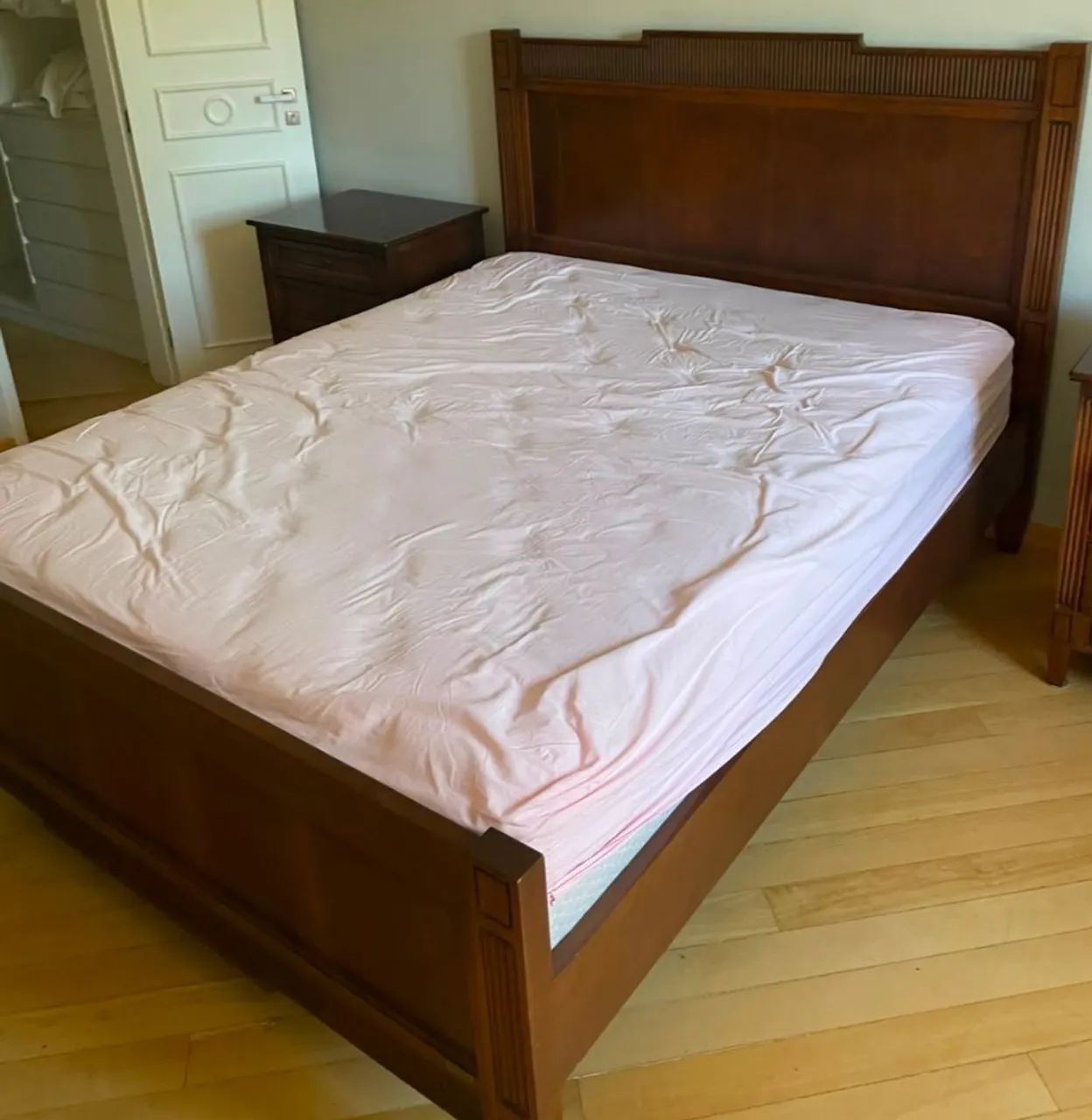 Excelente cama em madeira da marca Sierra,com colchão  - Foto 2