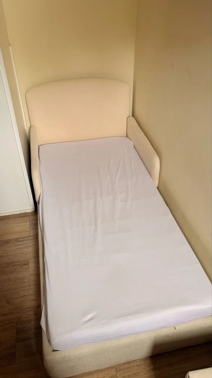 Cama montessoriana infantil com colchão  - Foto 2