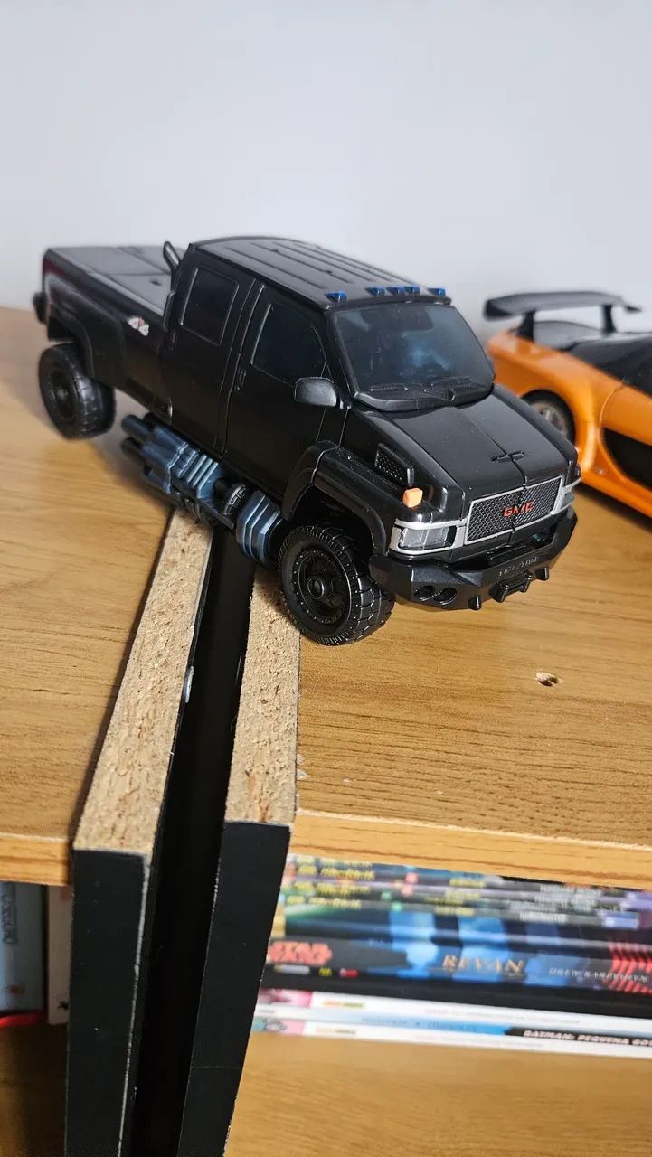 Ironhide transformers 2007 hasbro