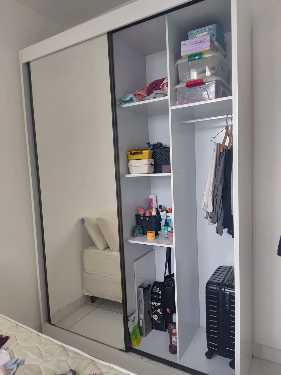 Guarda-roupa usado com espelho - Foto 2
