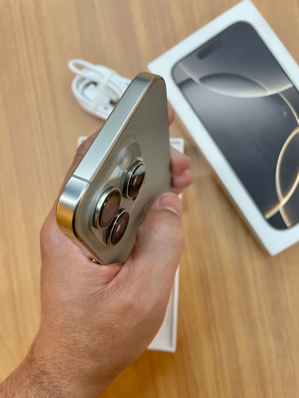 iPhone 16 PRO  - Foto 3