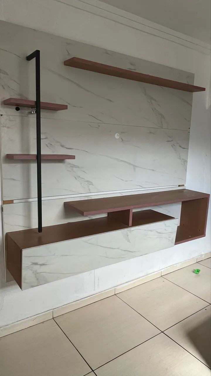 Painel, mesa e espelho conservado 