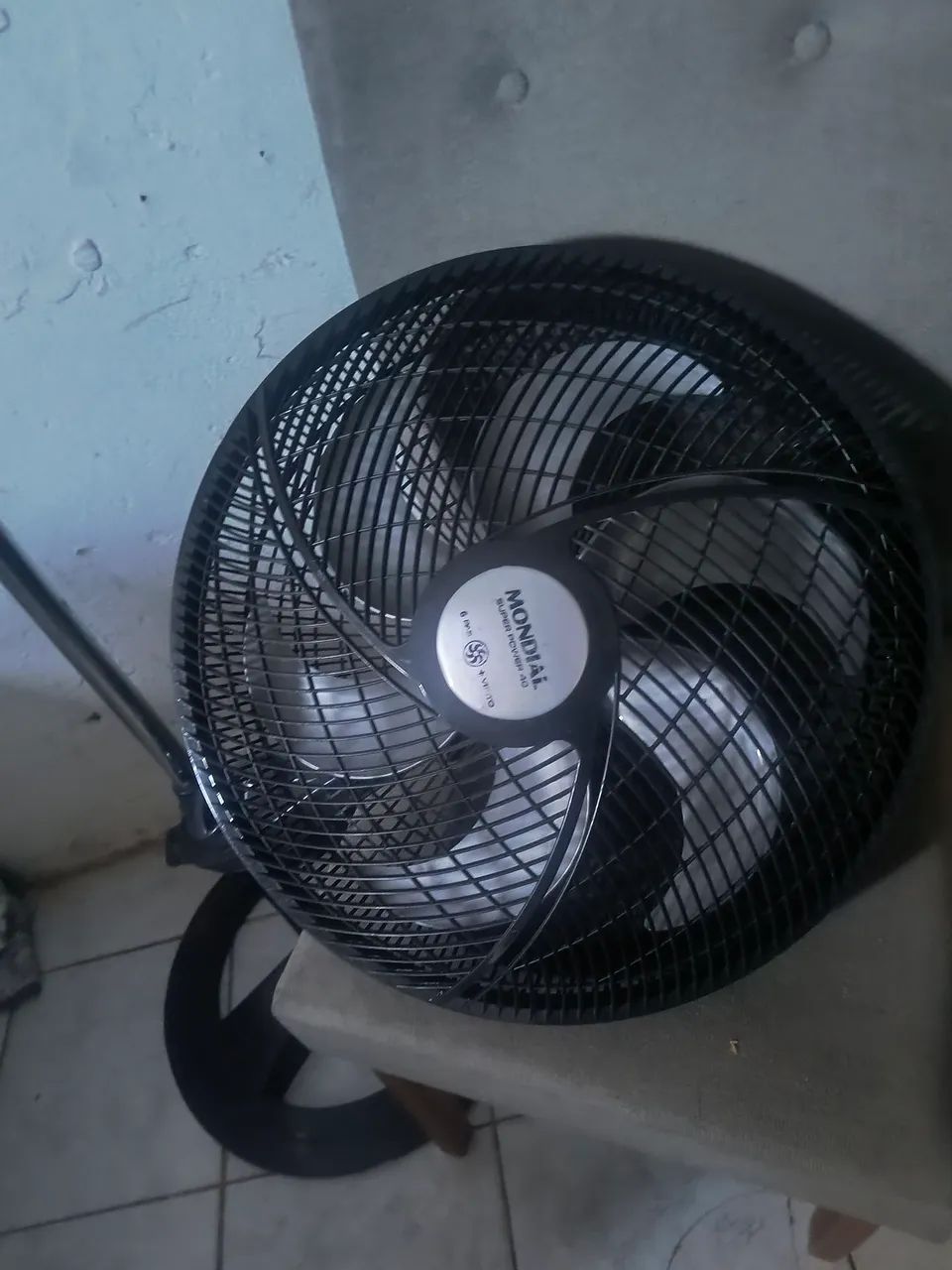 Ventilador funcionando perfeitamente apenasdefeito na parte do encaixe  - Foto 3