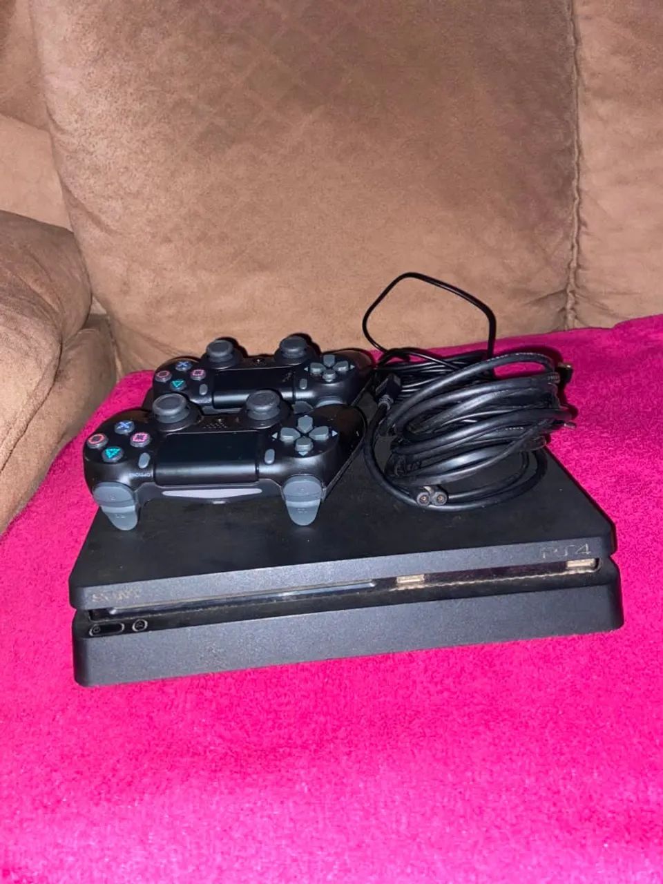 PS4 slim,1T 4 controles - Foto 2
