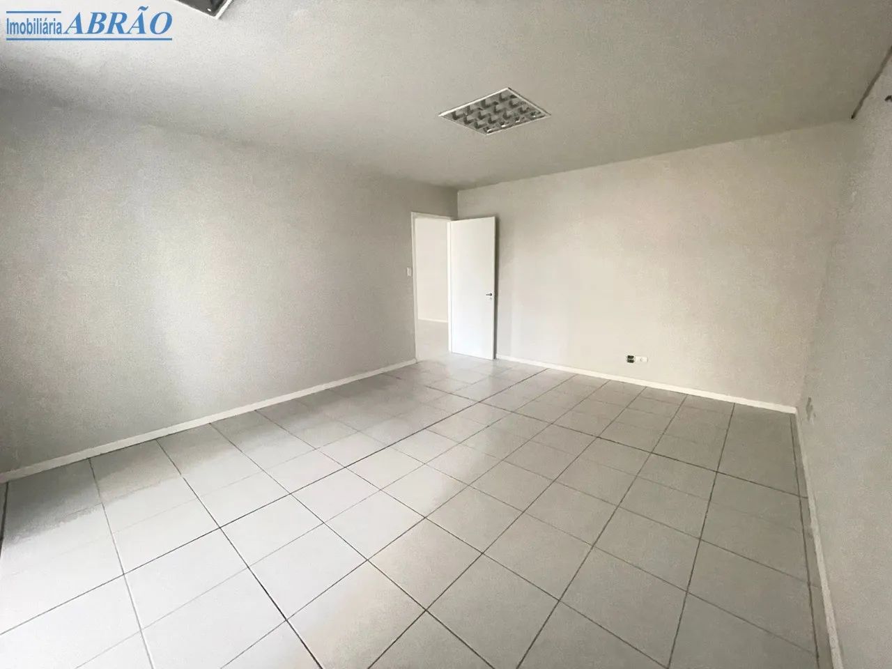 Sala em Sobreloja à venda em Zona 07, Maringá-PR - Foto 11