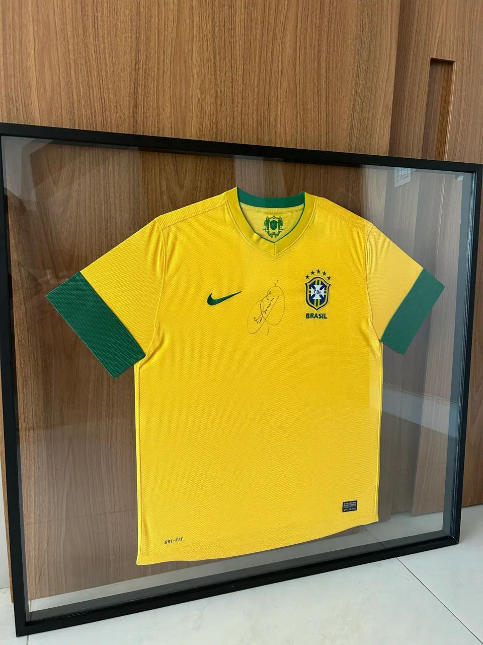 Camisa autografada Neymar com certificado 