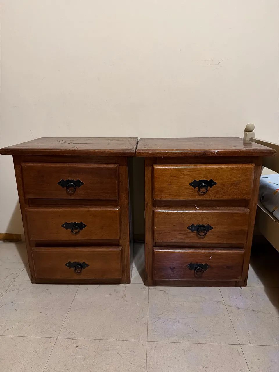 Cômoda  madeira Maciça 