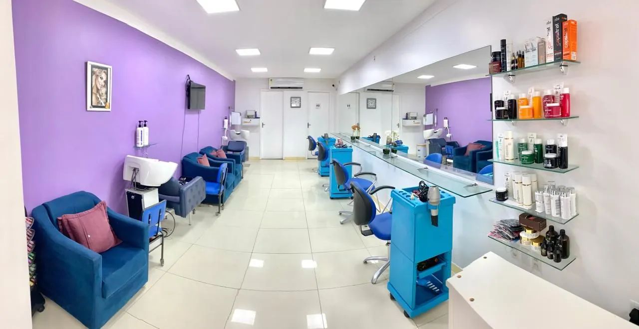 Vaga para manicure 