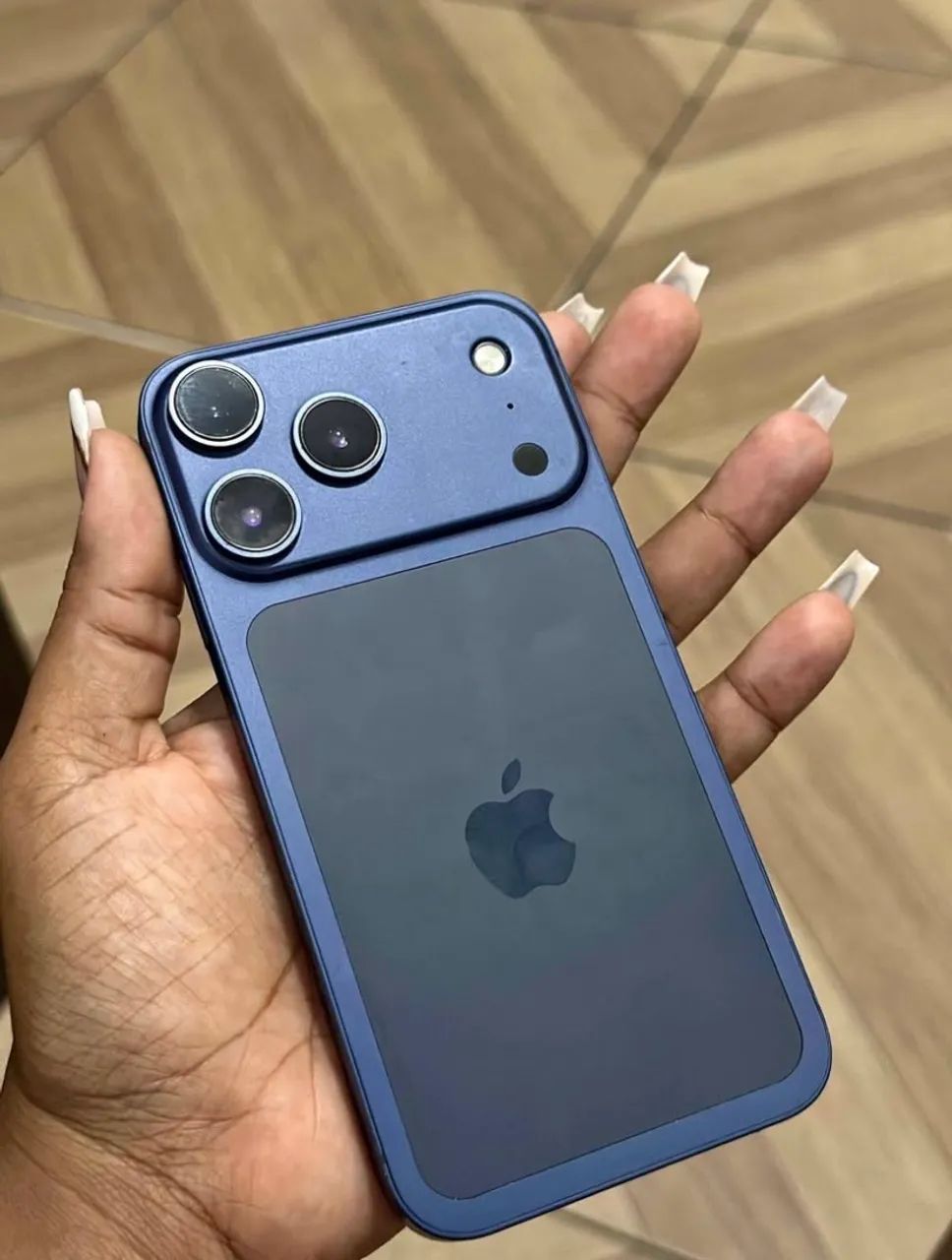 iPhone 11 na carcaça do iPhone 17 pró - Foto 3