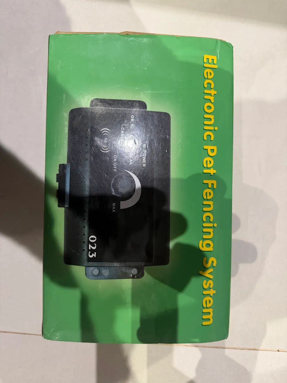 Electronic pet fencing system 