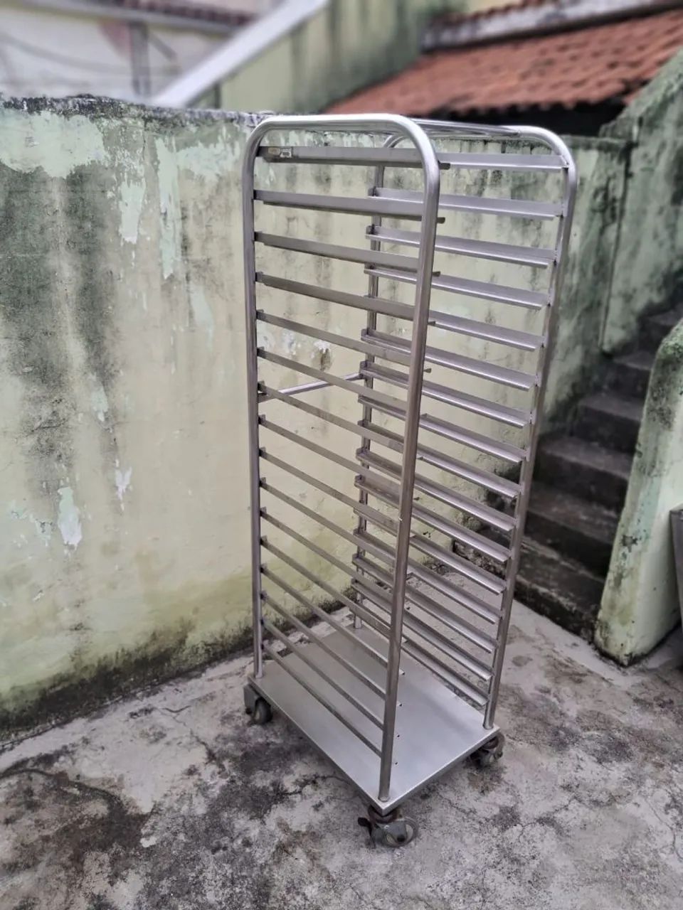 Carrinho de Transporte em Aço Inox com Bandejas - Funcional  - Foto 5