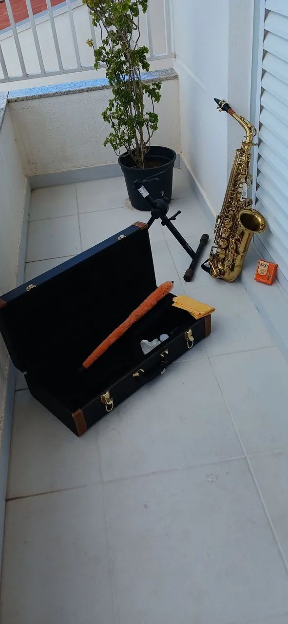Saxofone Alto, semi novo mesmo, confira! - Foto 4