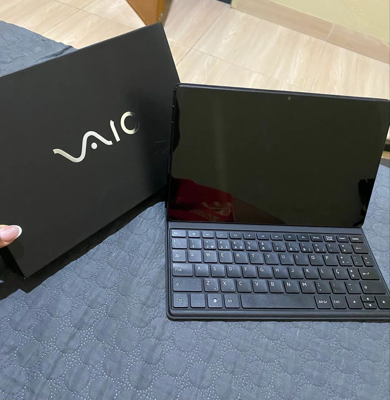 Vende-se tablet TL10 com 1 mês de uso 