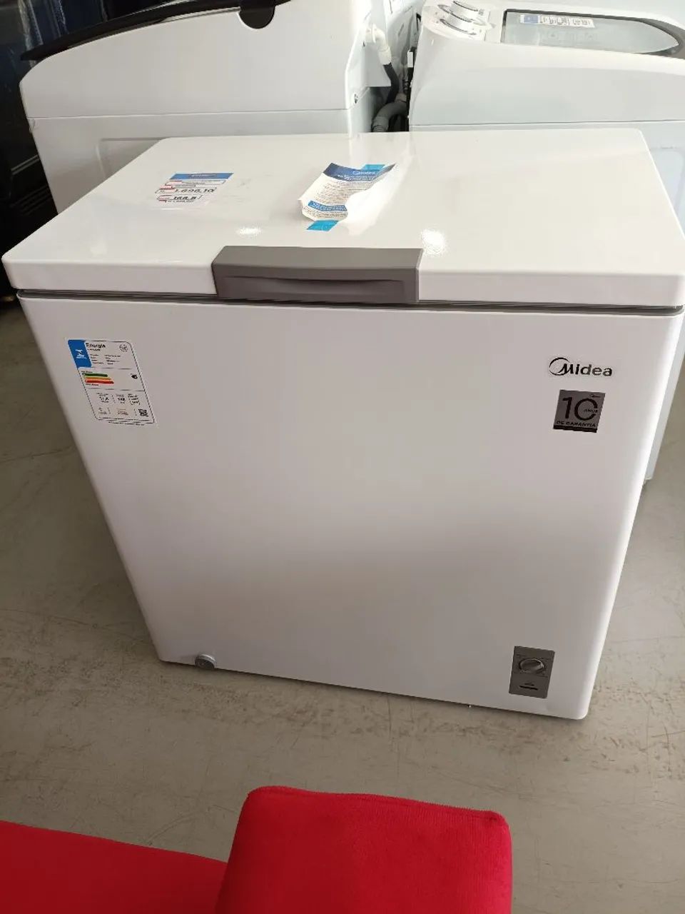 Vendo freezer Midea 198 litros 