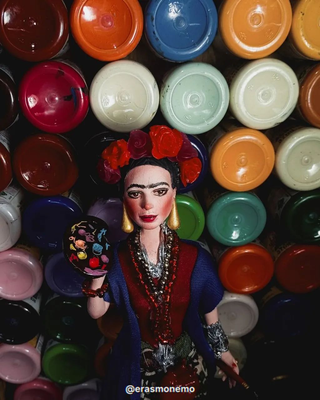 Frida Kahlo boneca de porcelana  - Foto 2