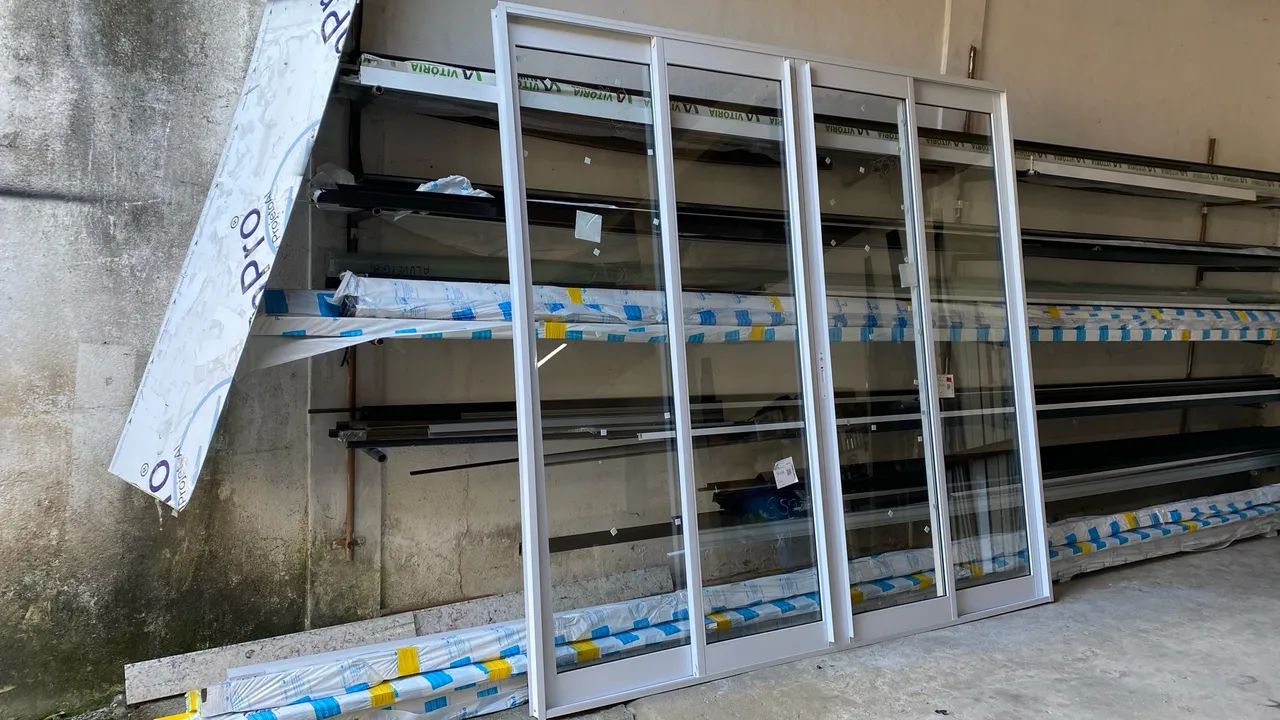 Porta de alumínio com vidro - Foto 3
