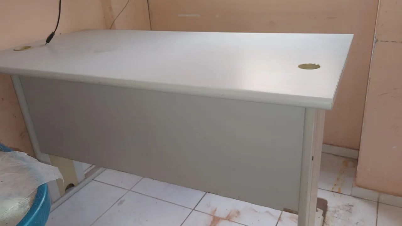 MESA DE ESCRITÓRIO/ PESSOAL 