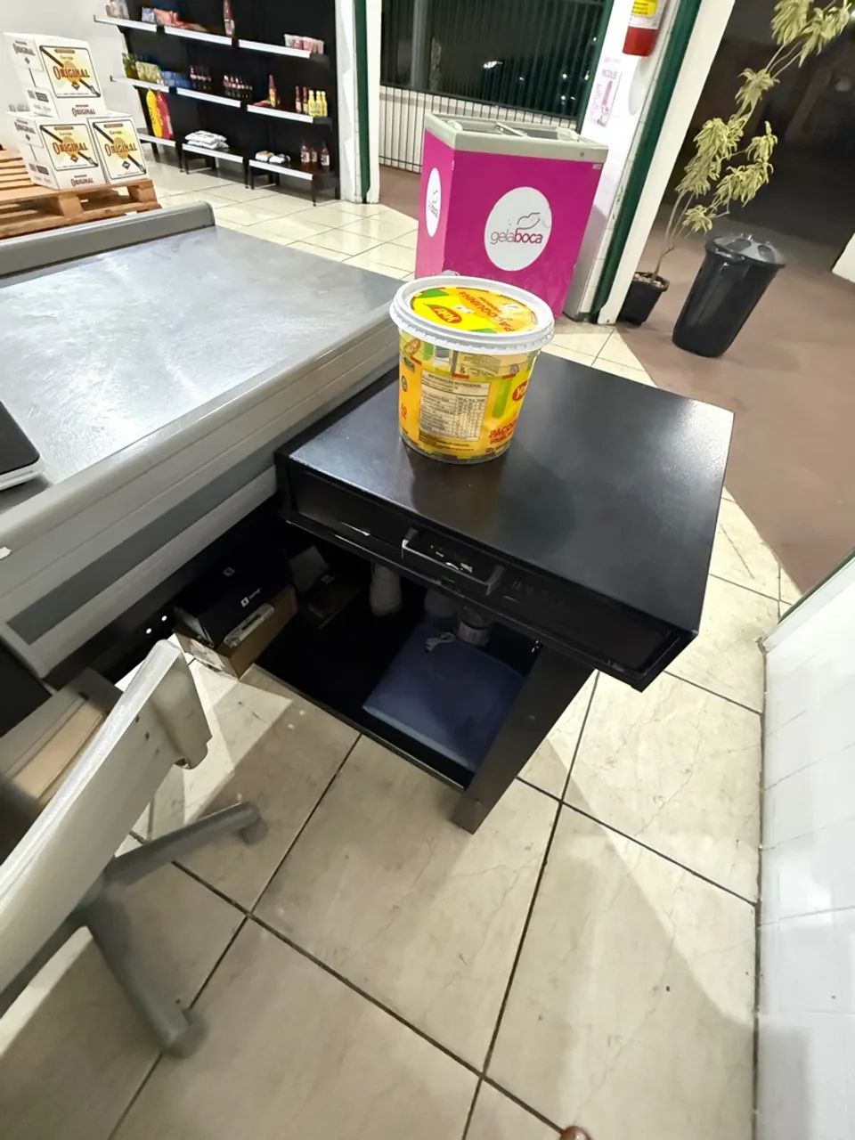 Caixa de supermercado preto e inox  - Foto 4