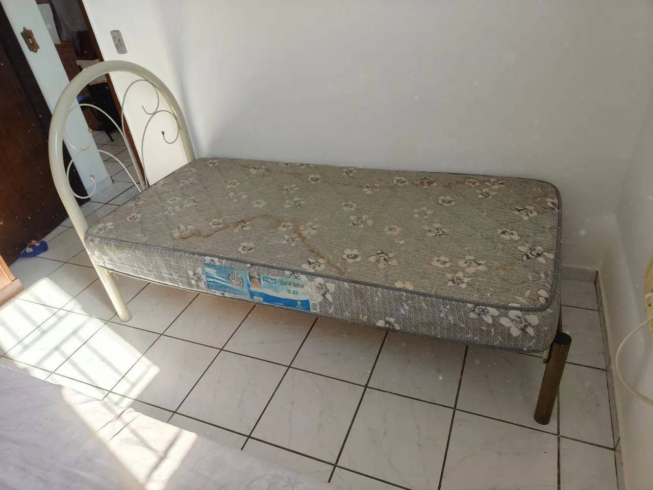Cama de solteiro tubular com colchão  - Foto 2