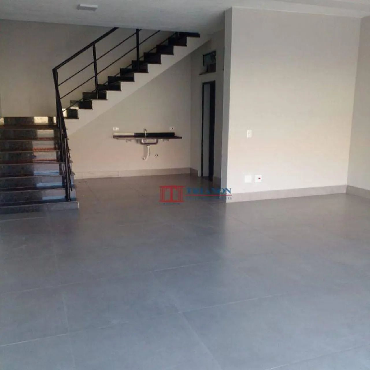 Salão comercial novo, com 77 m² de área útil - Foto 3